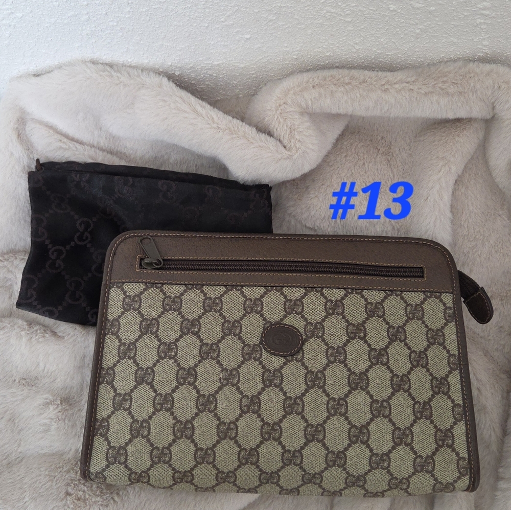 #13 Gucci GG Supreme Portfolio Clutch